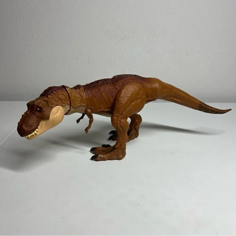 2017 Mattel Jurassic World Fallen Kingdom Thrash N' Throw T-Rex 20" Figure